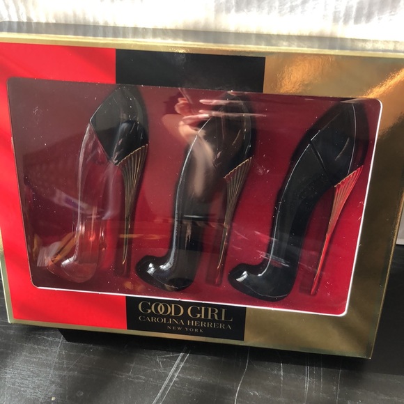COPY - COPY - Carolina Herrera good girl set - Picture 7 of 7